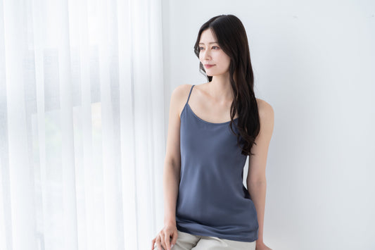 汗をかく季節の肌トラブルとは?痒みを抑える対策と汗蒸れを防ぐシルク製品