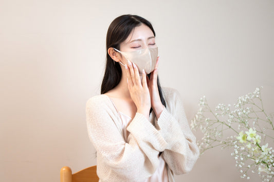 「寝ている間に喉がカラカラ」そんな方へ！シルクマスクをつけて眠る3つのメリット