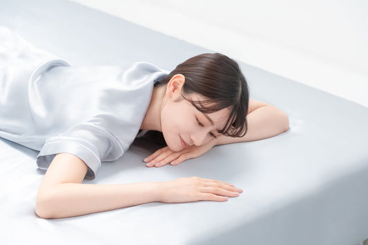 心地いいだけじゃない！シルクのシーツが睡眠と美容にもたらす驚きの効果